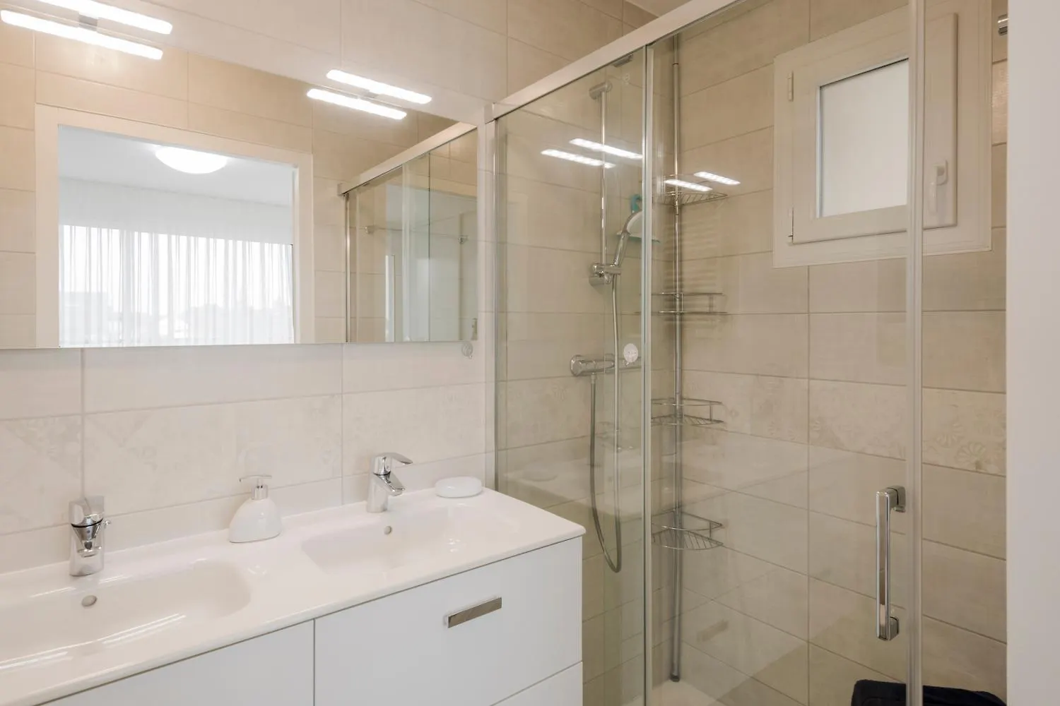 Splendid 3-Room Apartment With Panoramic View Neuvecelle
